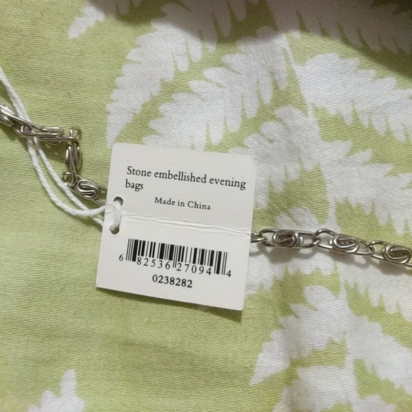 NWT gold evening bag with silver clasp - Picture 5 of 5